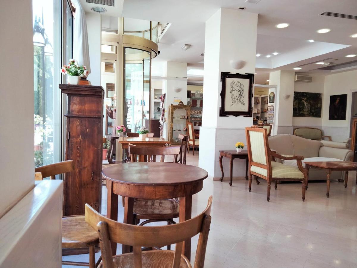 Hotel Pace San Giovanni Rotondo Bagian luar foto