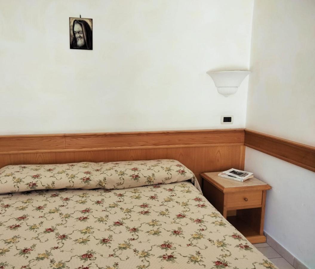 Hotel Pace San Giovanni Rotondo Bagian luar foto