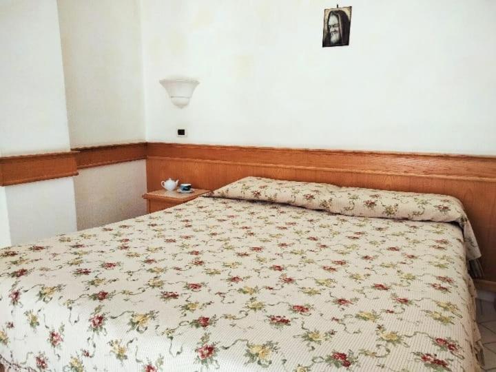 Hotel Pace San Giovanni Rotondo Bagian luar foto