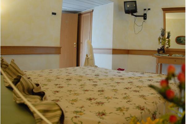 Hotel Pace San Giovanni Rotondo Ruang foto