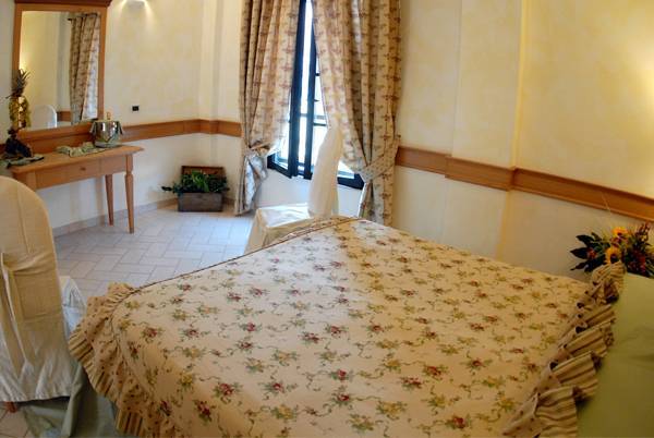Hotel Pace San Giovanni Rotondo Ruang foto